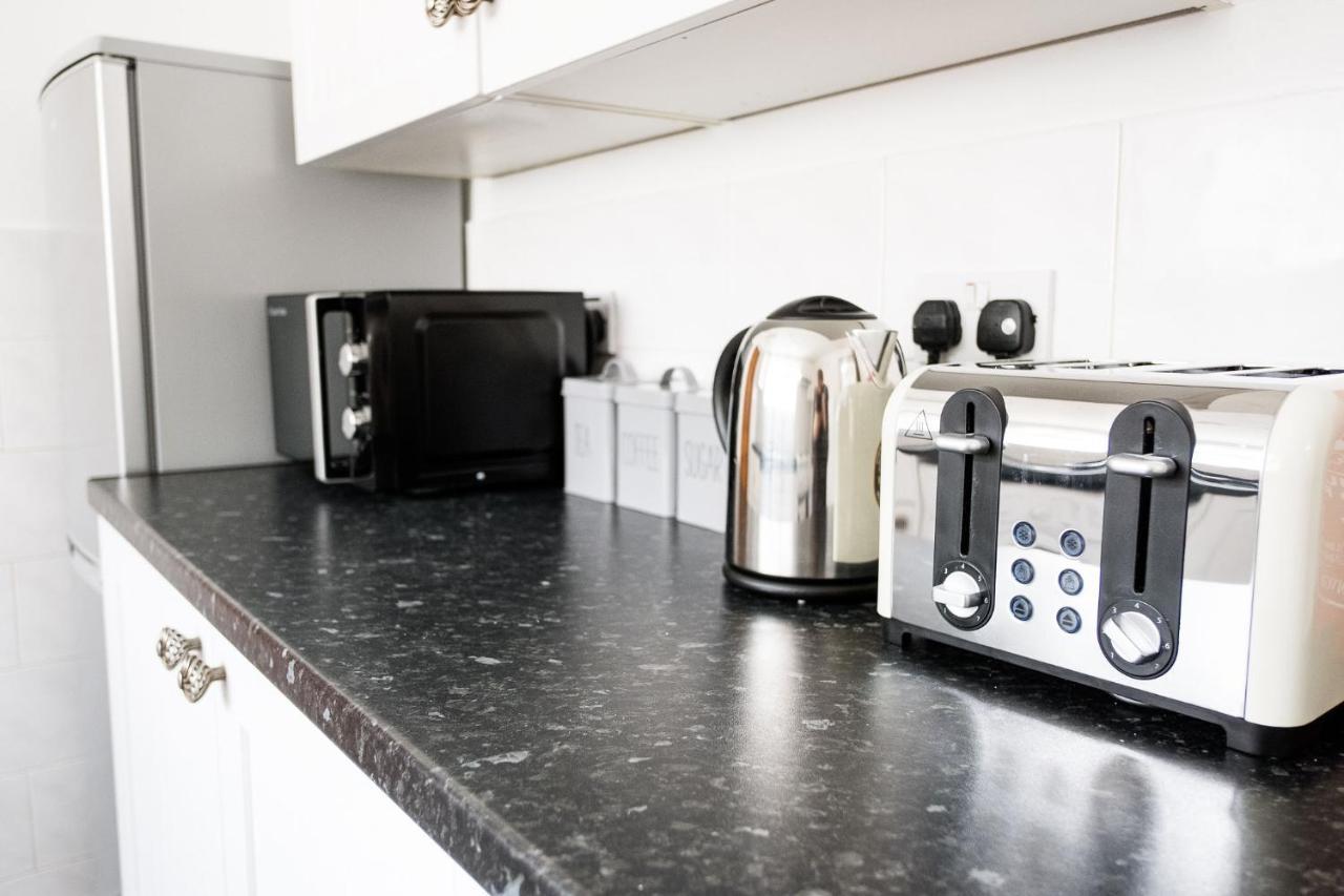 Stay Comfortable-City Centre Location- Sleeps Up To 9 Stoke-on-Trent Luaran gambar