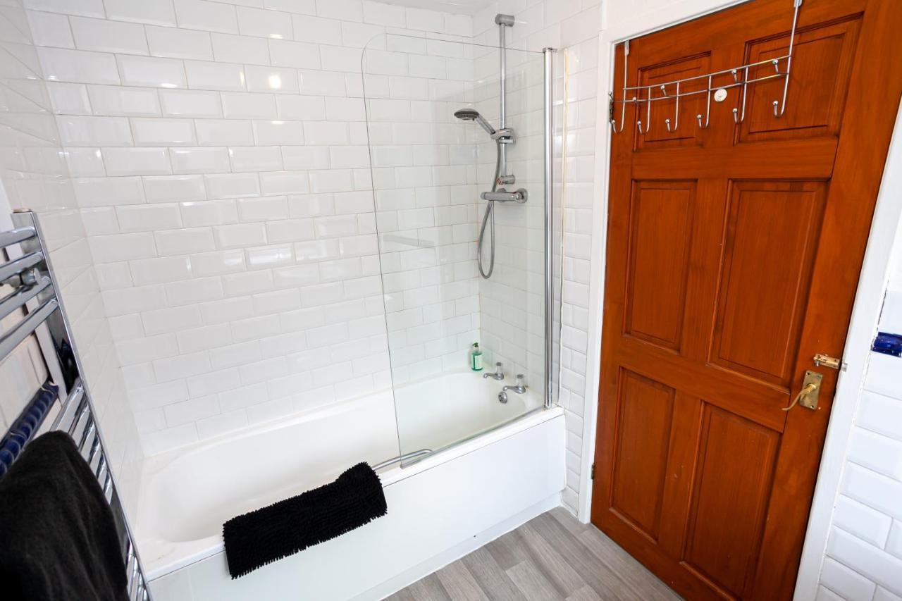 Stay Comfortable-City Centre Location- Sleeps Up To 9 Stoke-on-Trent Luaran gambar