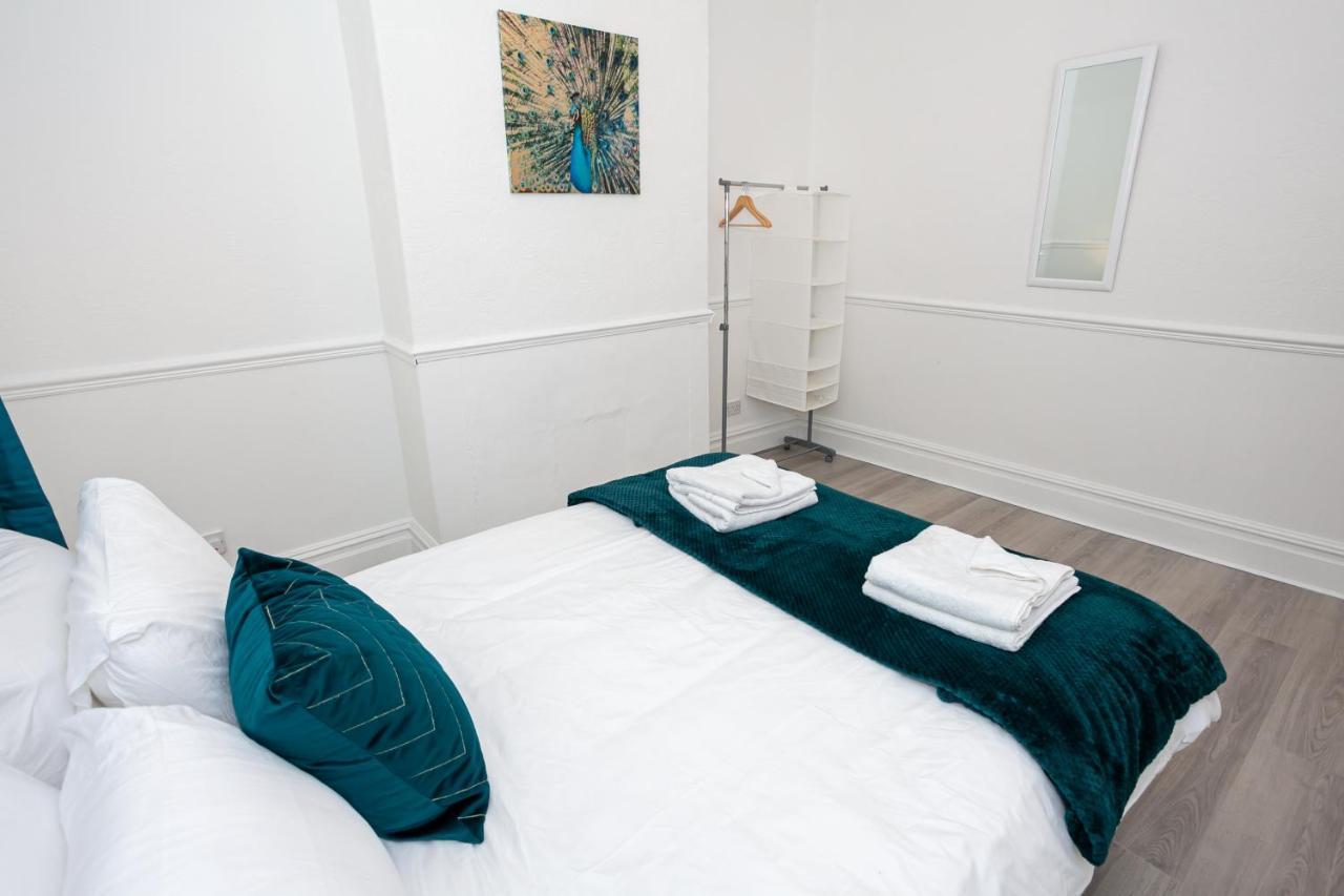 Stay Comfortable-City Centre Location- Sleeps Up To 9 Stoke-on-Trent Luaran gambar