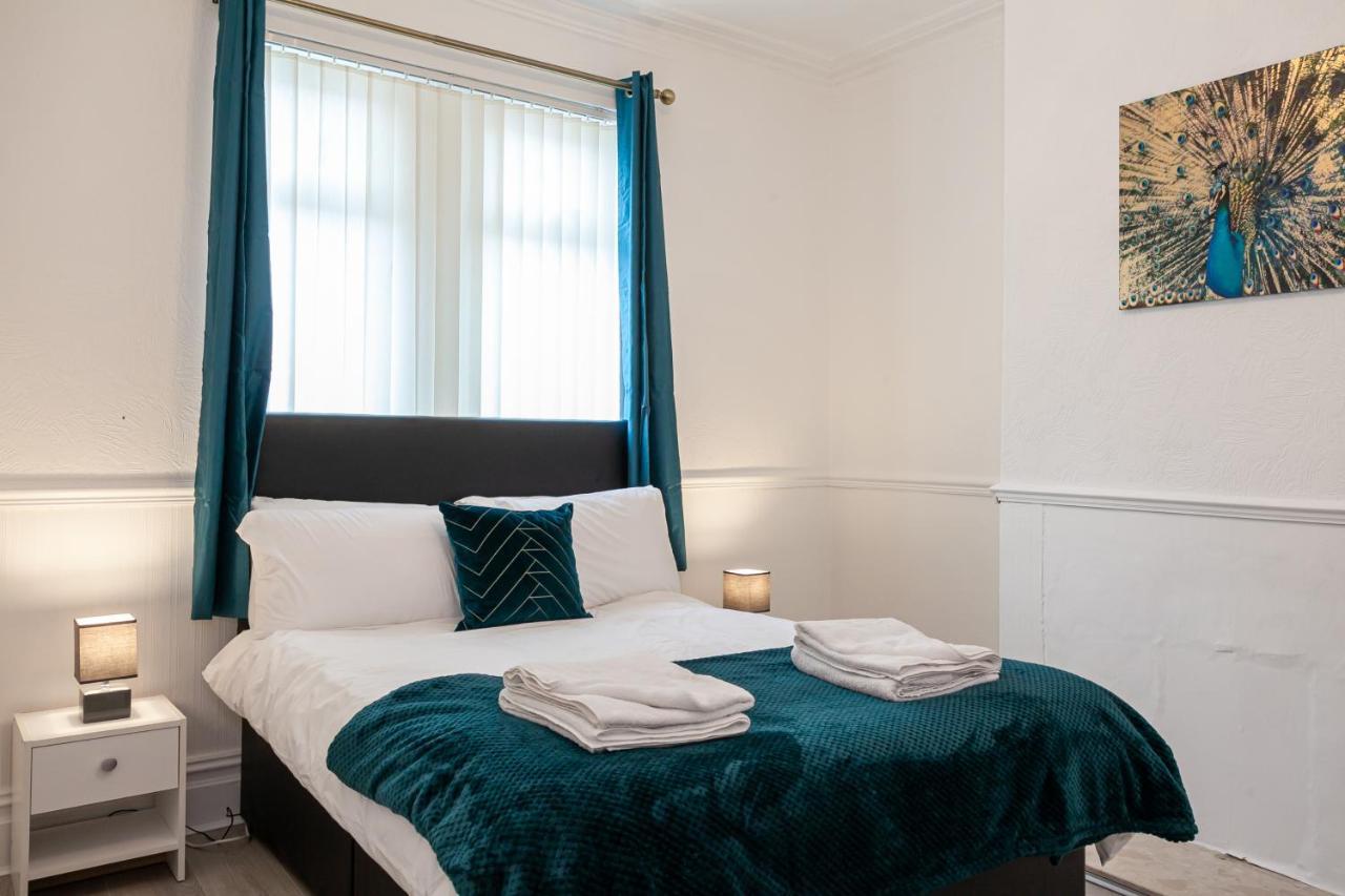 Stay Comfortable-City Centre Location- Sleeps Up To 9 Stoke-on-Trent Luaran gambar