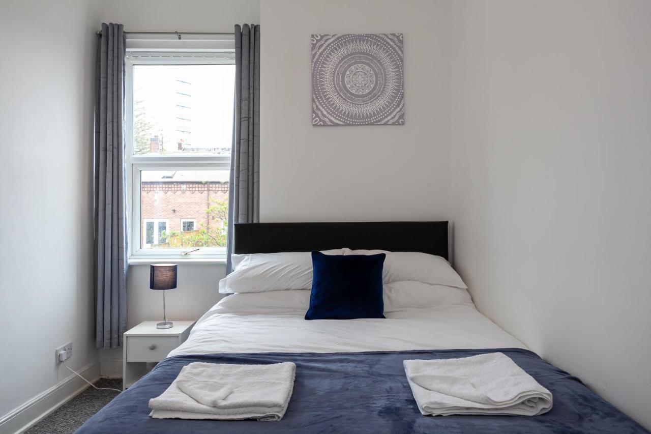 Stay Comfortable-City Centre Location- Sleeps Up To 9 Stoke-on-Trent Luaran gambar