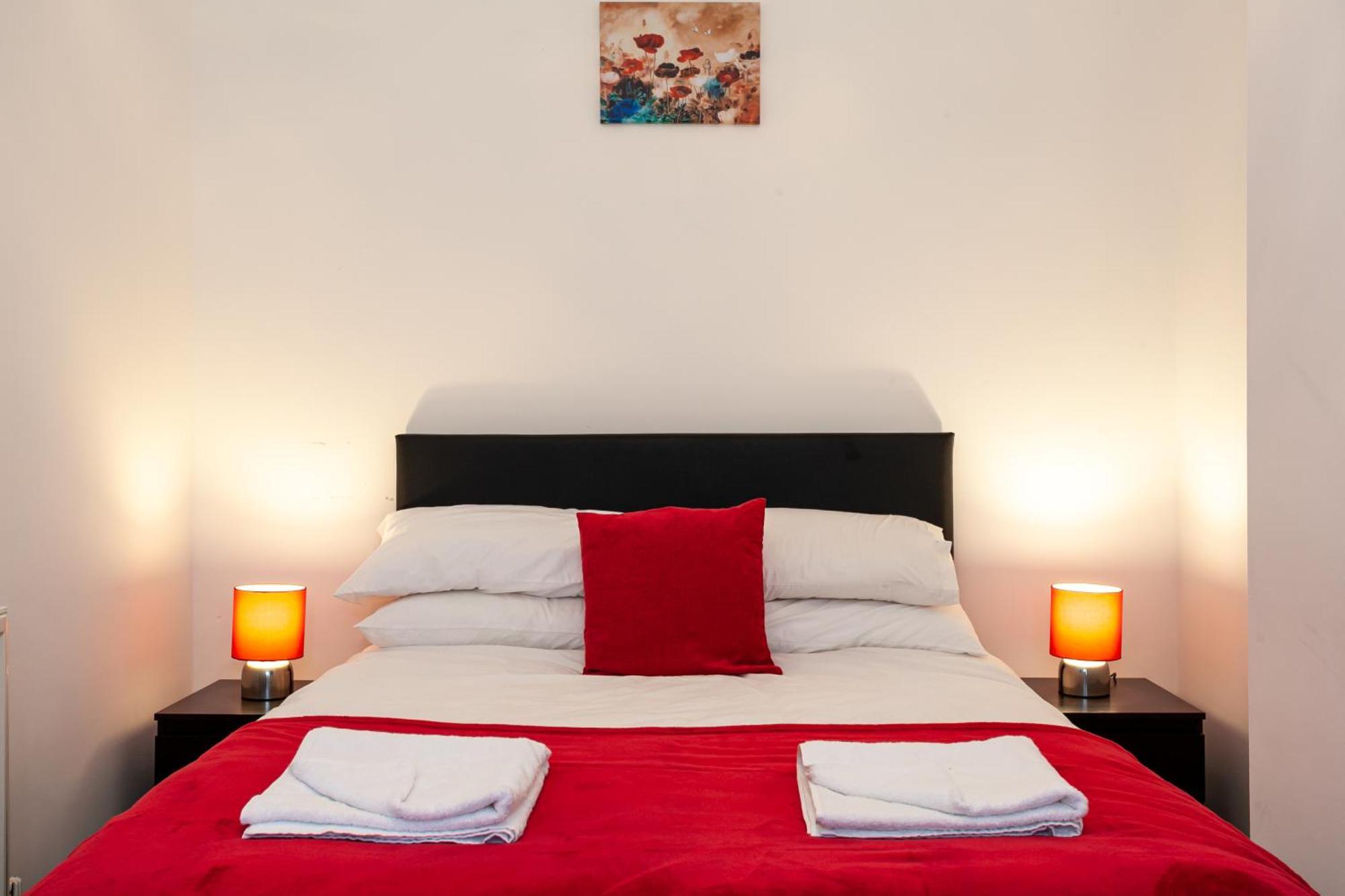 Stay Comfortable-City Centre Location- Sleeps Up To 9 Stoke-on-Trent Luaran gambar