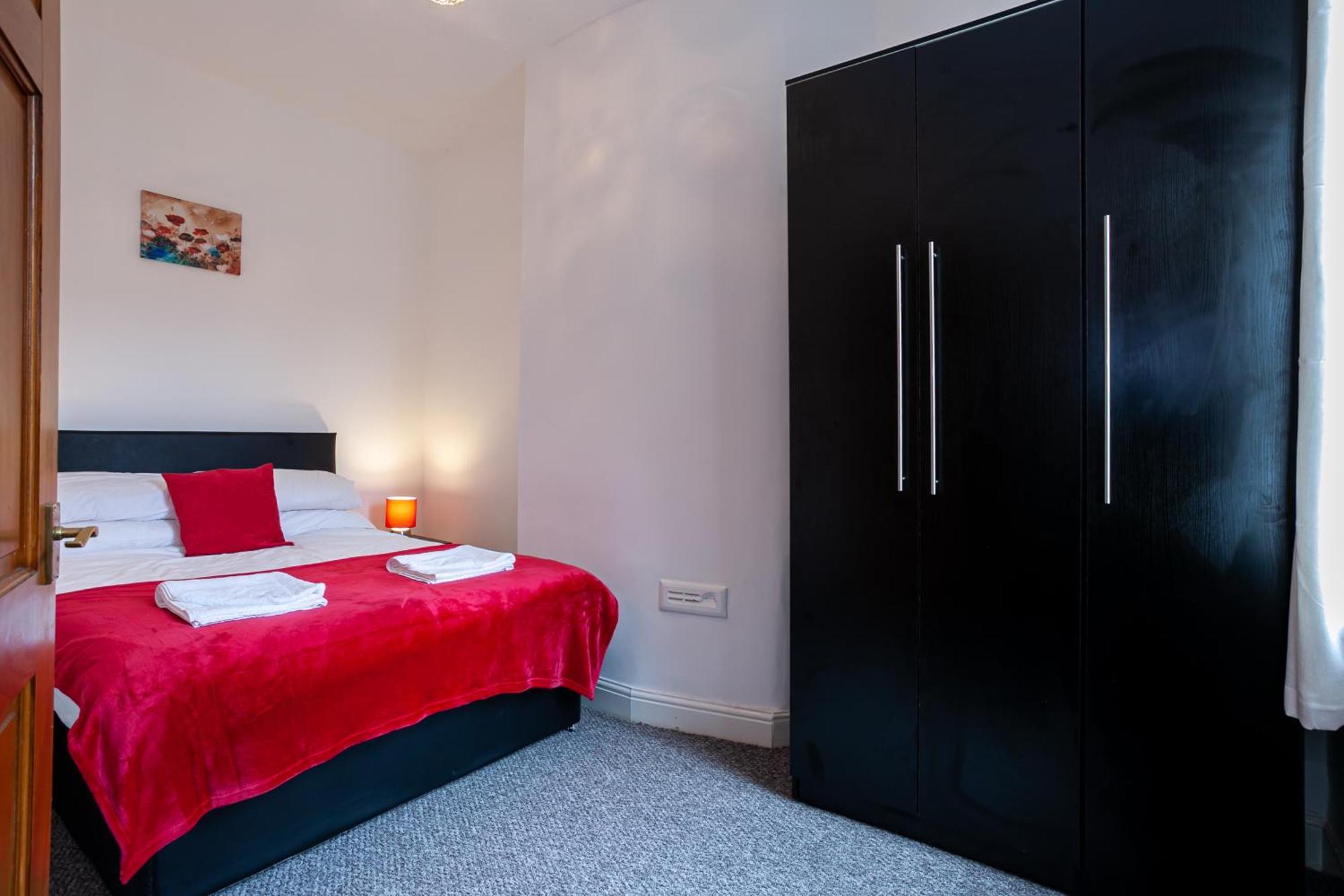 Stay Comfortable-City Centre Location- Sleeps Up To 9 Stoke-on-Trent Luaran gambar